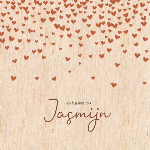 Lief geboortekaartje op echt hout met roestbruine hartjesregen