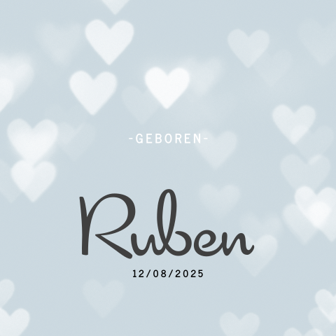 Romantisch geboortekaartje met hartjes