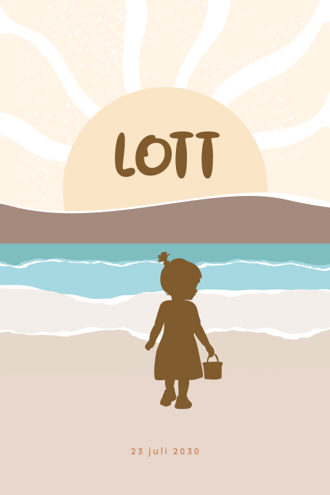 Zomers geboortekaartje met meisje op het strand