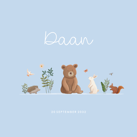 Getekend geboortekaartje met bosdieren voor een jongen