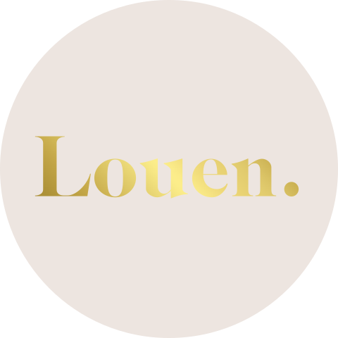 Naamsticker minimalistisch in zandkleur met goudfolie naam
