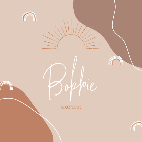 Hoogglans geboortekaartje met organische vormen, regenboogjes en zon