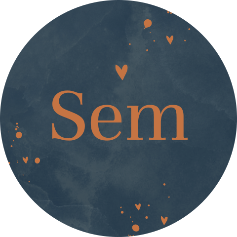 Sluitsticker met stoere blauwe velvet en koperkleurige letters