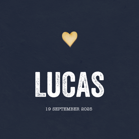 Stoer en hip geboortekaartje jongen met bij te bestellen houten hartje