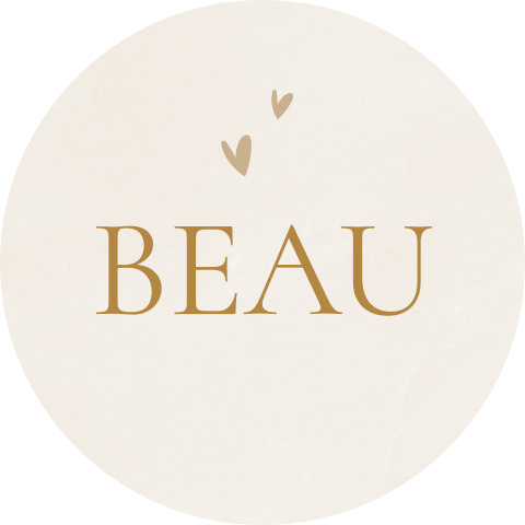 Naamsticker beige met naam en hartje