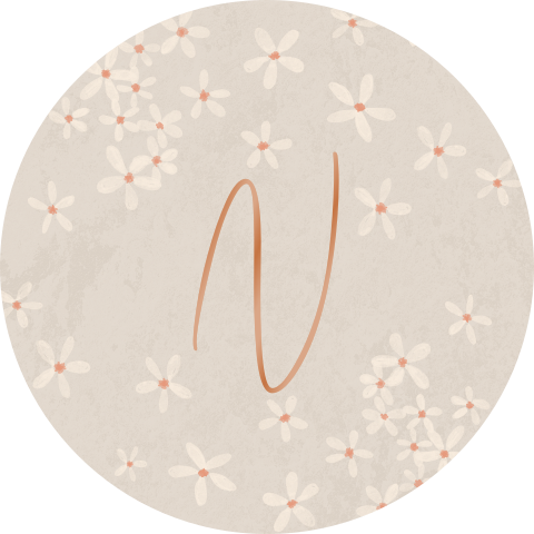 Sluitsticker met bloemetjes en hoogglans initiaal