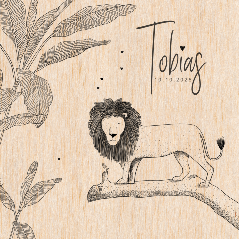 Geboortekaartje op echt hout met leeuwtje en bladeren