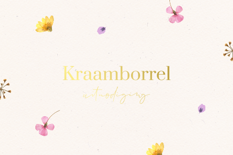 Kraamborrelkaartje met goudfolie en gedroogde bloemen