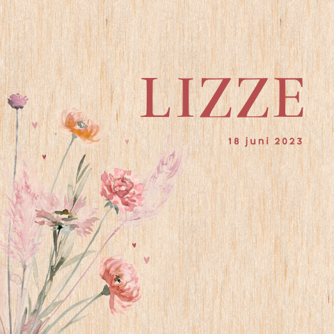 Geboortekaartje voor meisje op echt hout met stijlvolle bloemen