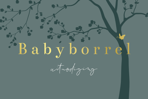 Donkergrijze uitnodiging kraamfeest met boom en goudfolie