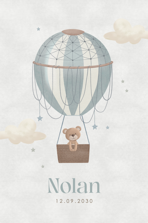 Lief geboortekaartje blauw jongen met beertje in luchtballon