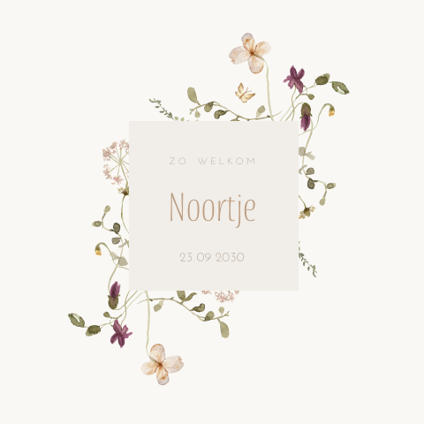 Lief geboortekaartje met geschilderde veldbloemen in aquarel