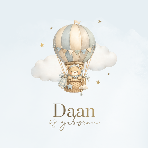 Lief geboortekaartje met beertje in luchtballon, sterren en wolkjes