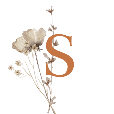 Stijlvolle sluitsticker met initiaal en droogbloemen