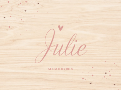 Memorybox baby lief roze met naam en hartje