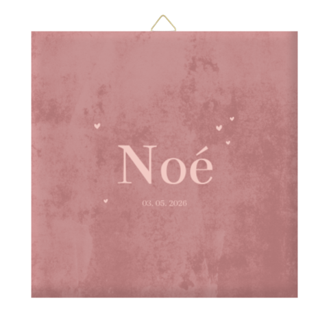 Geboortetegel roze velvet-look met naam en hartjes