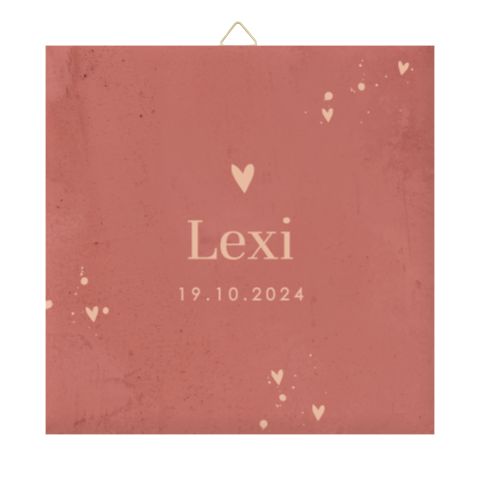 Roze geboortetegeltje met lieve hartjes