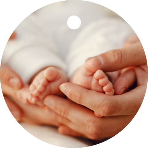 Fotolabels geboortekaartje rond stansgaatje