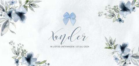 Geboortekaartje met blauw strikje en bloemen