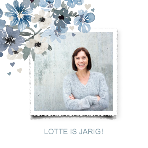 Verjaardagskaart met foto en blauwe bloemen