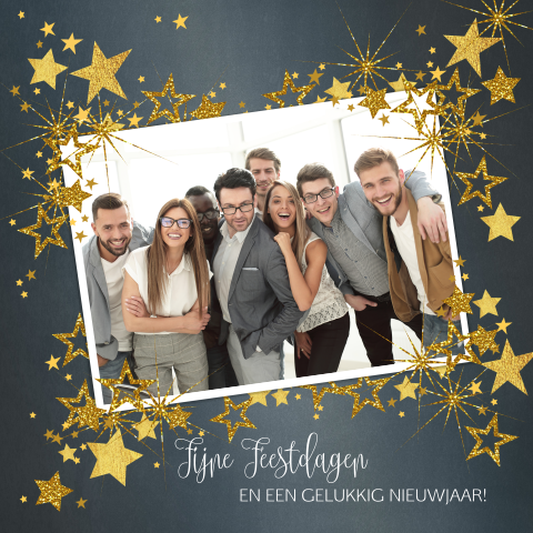 Kerstkaart feestelijk met  gouden sterren en eigen foto
