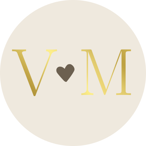 Beige sluitsticker met goudfolie en hartje