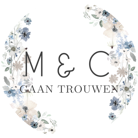 Sluitsticker met blauwe bloemen en initialen