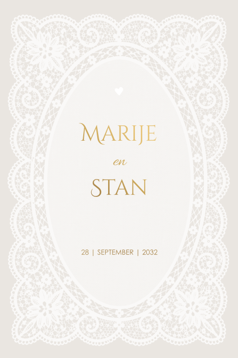 Stijlvolle trouwkaart voor bruiloft met goudfolie en kant
