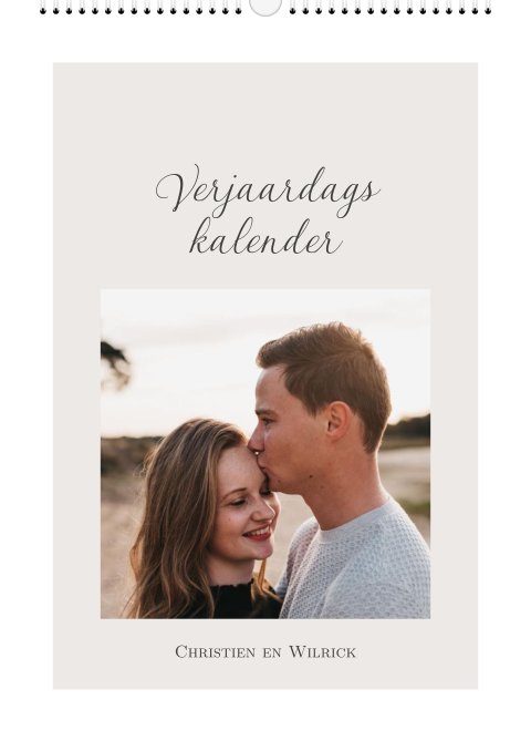Klassieke kalender als gastenboek met foto's