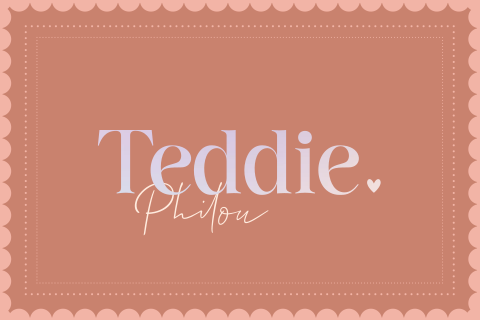geboortekaartje Teddie met speelse rand en naam in foliedruk