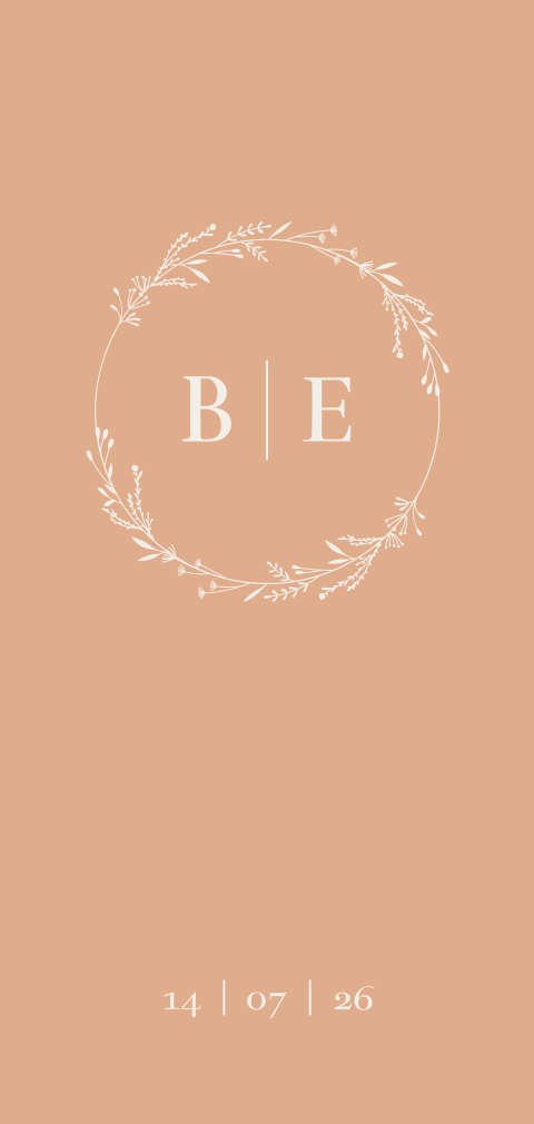 trouwkaart met ronde bloemenkrans en initialen