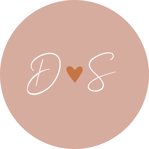 Sluitsticker trouwkaart Dennis &Sofie roze sierlijk initialen