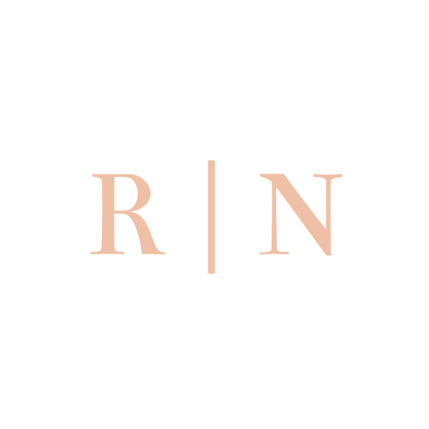 Sluitsticker trouwkaart Rick & Nadine wit modern initialen