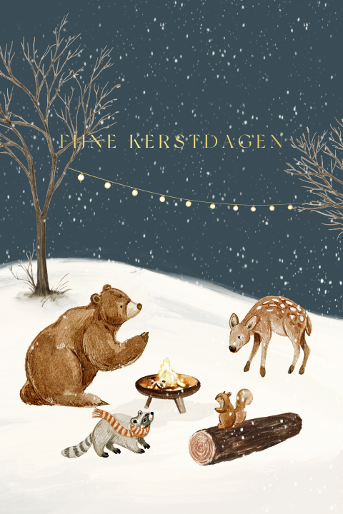 Kerstkaart illustratie bosdieren kampvuur lampjes bomen