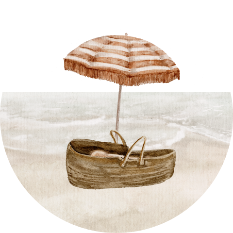 Sluitsticker geboortekaartje baby in mand met parasol strand
