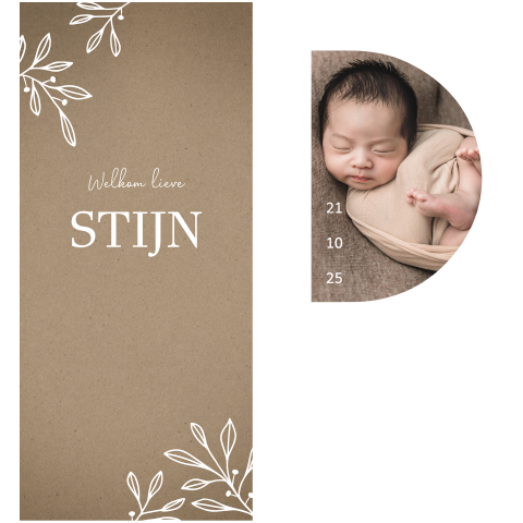 Geboortekaartje met takjes en losse foto met boogje