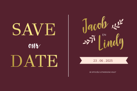 Save the date kaartje met dieprode kleur, takjes en foliedruk