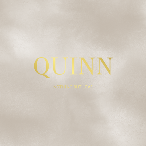 Zandkleurig geboortekaartje met goudfolie