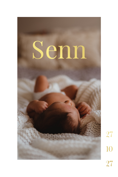 Geboortekaartje met foto en gouden letters