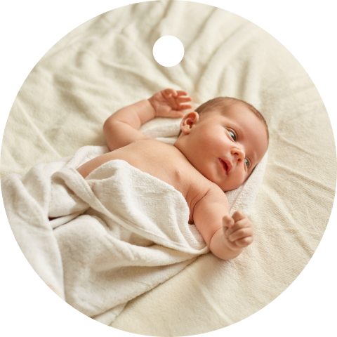 Fotolabel geboortekaartje rond met boorgaatje