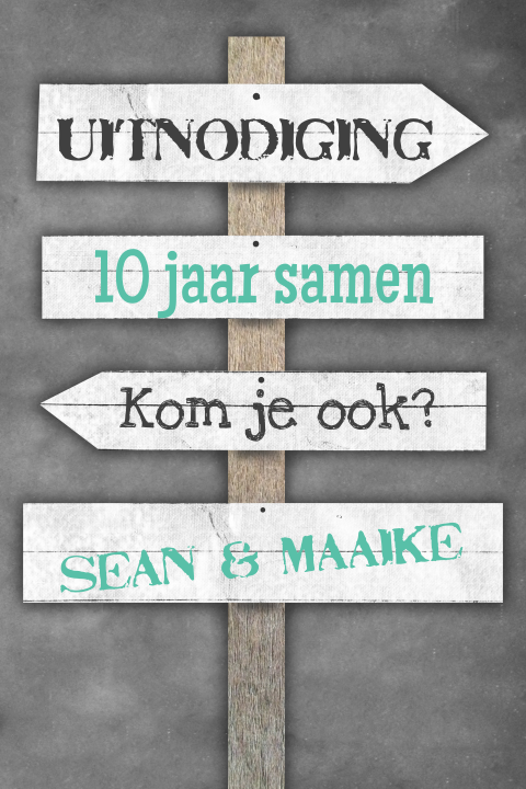 Wegwijzer en krijtbord voor 10 jaar samen feest 
