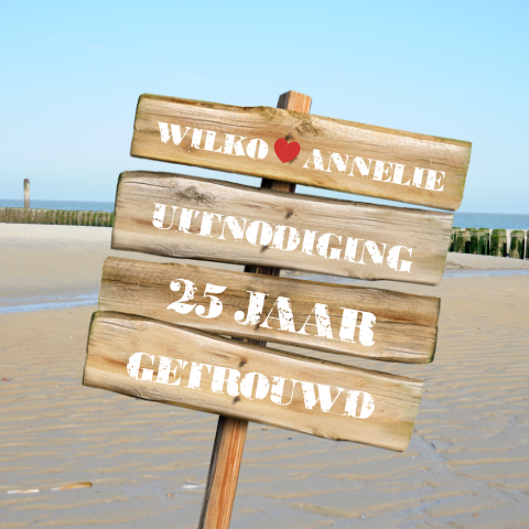 Jubileumkaart met houten bord en strand