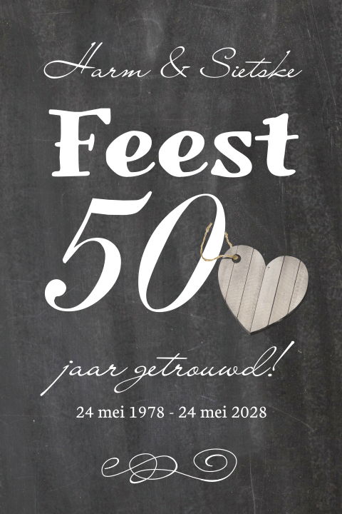 50 jaar getrouwd uitnodiging op krijtbord met hout
