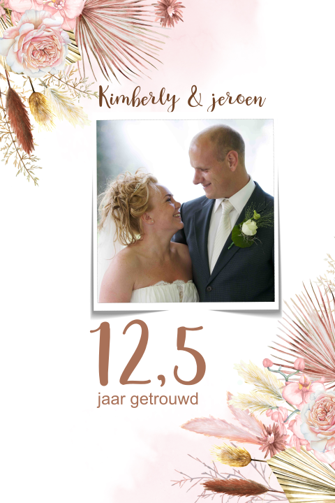 Huwelijksjubileum kaart met droogbloemen en rozen