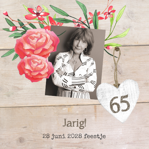 Uitnodiging 65 jaar met hout en bloemen