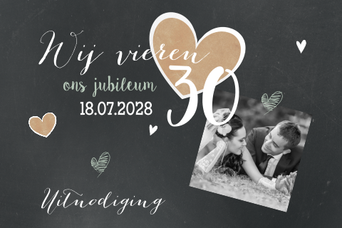 Uitnodiging 30 jaar getrouwd met foto op krijtbord