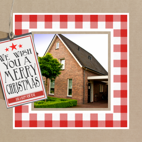 Gedetailleerde kerst housewarming met rode ruitjes