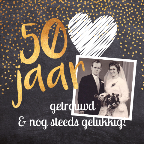 Uitnodiging 50 jarig jubileum met goud op krijtbord