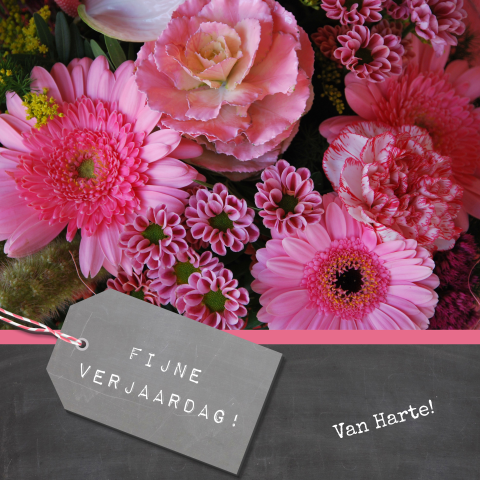 Verjaardagskaart met krijtbord en bloemen