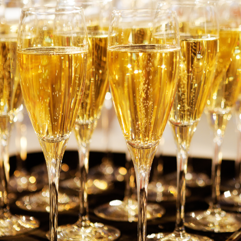 Neutrale jubileumkaart met champagneglazen